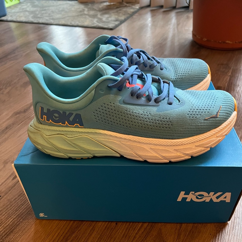 HOKA Women’s Arahi 7 Shoes Sz 8.5